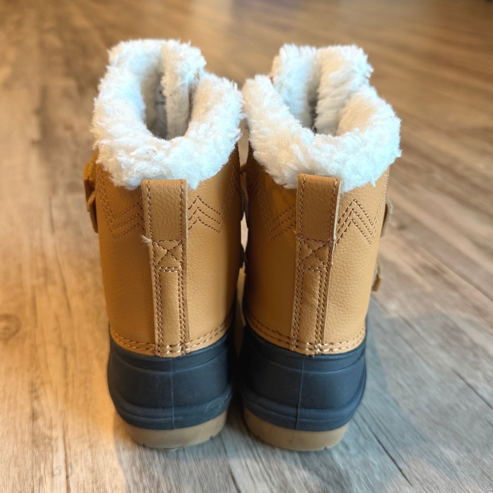 Cat & Jack Toddler Kids Tan Black Faux Fur Lined Winter Duck Boots Size 8 - Picture 9 of 9